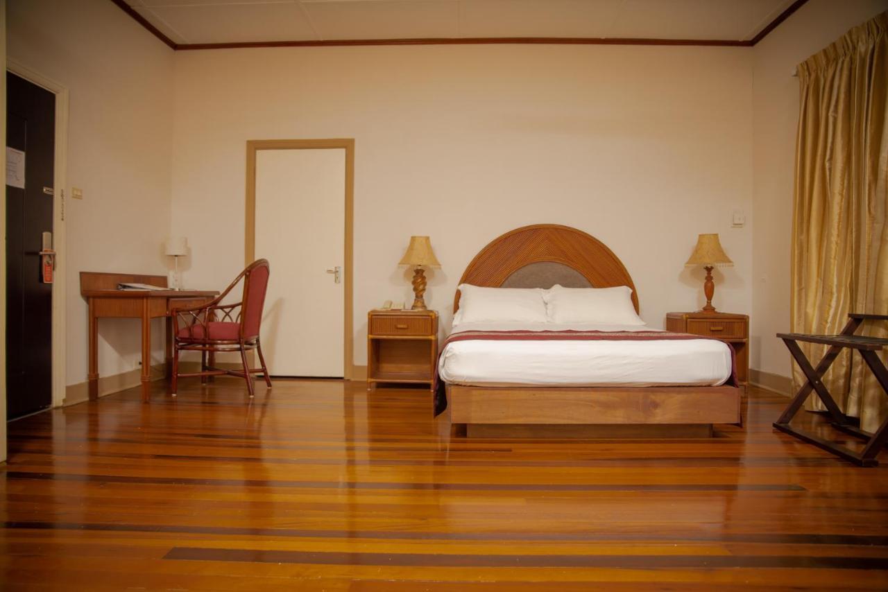 Herdmanston Lodge Hotel Джорджтаун Экстерьер фото