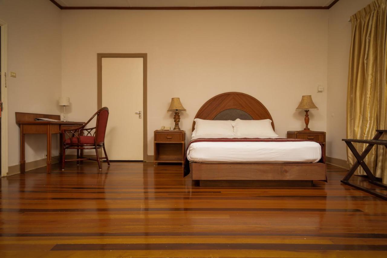 Herdmanston Lodge Hotel Джорджтаун Экстерьер фото